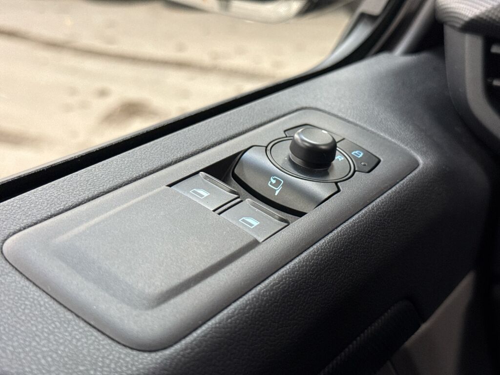 Ford Transit Custom 2025 