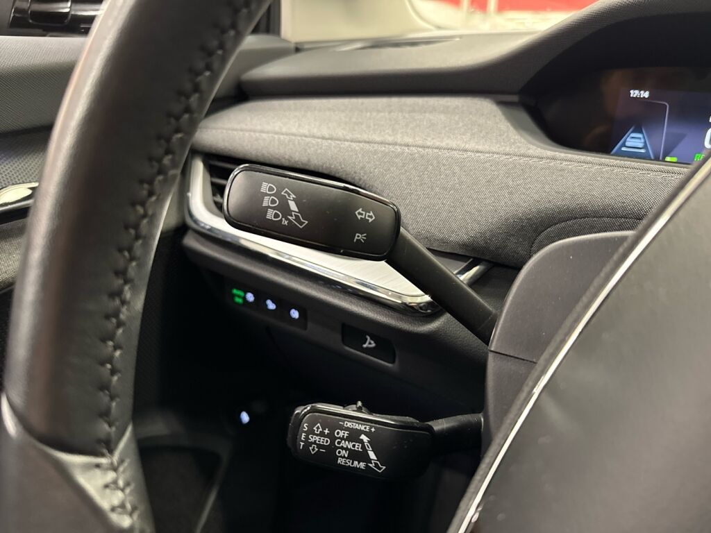 Skoda Enyaq 2023 Musta