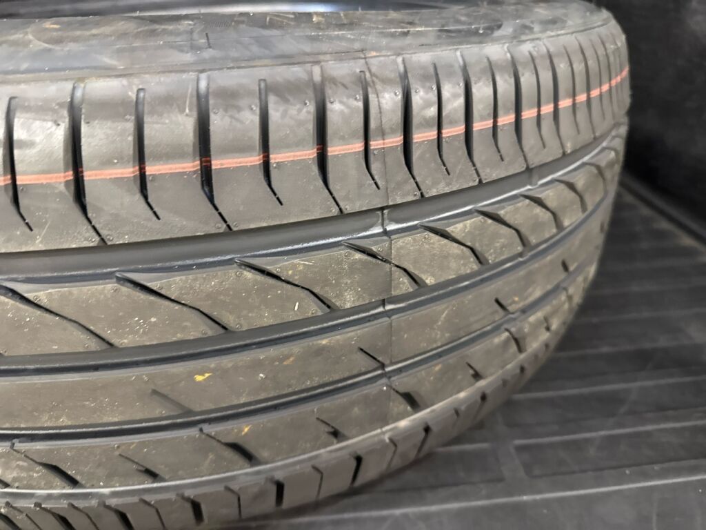 Skoda Enyaq 2023 Musta