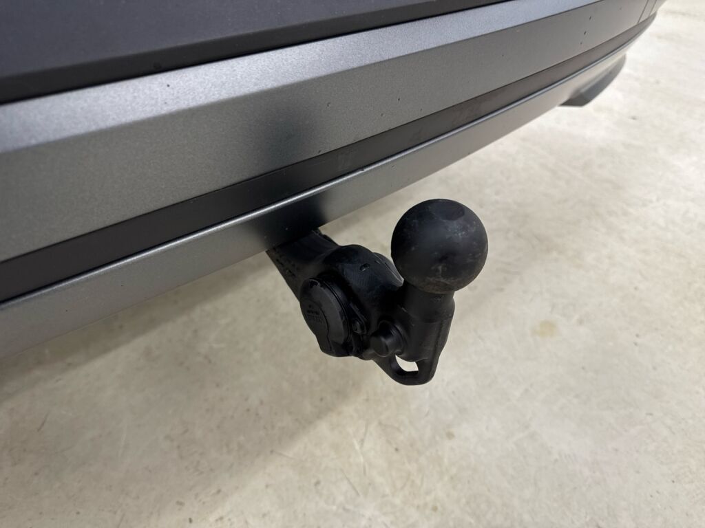 Skoda Enyaq 2023 Musta