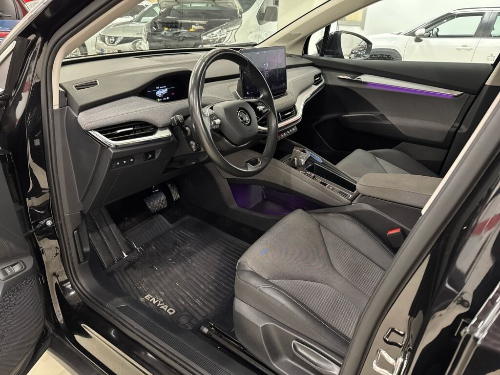 Skoda Enyaq 2023 Musta