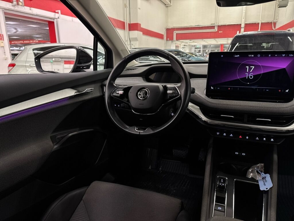 Skoda Enyaq 2023 Musta