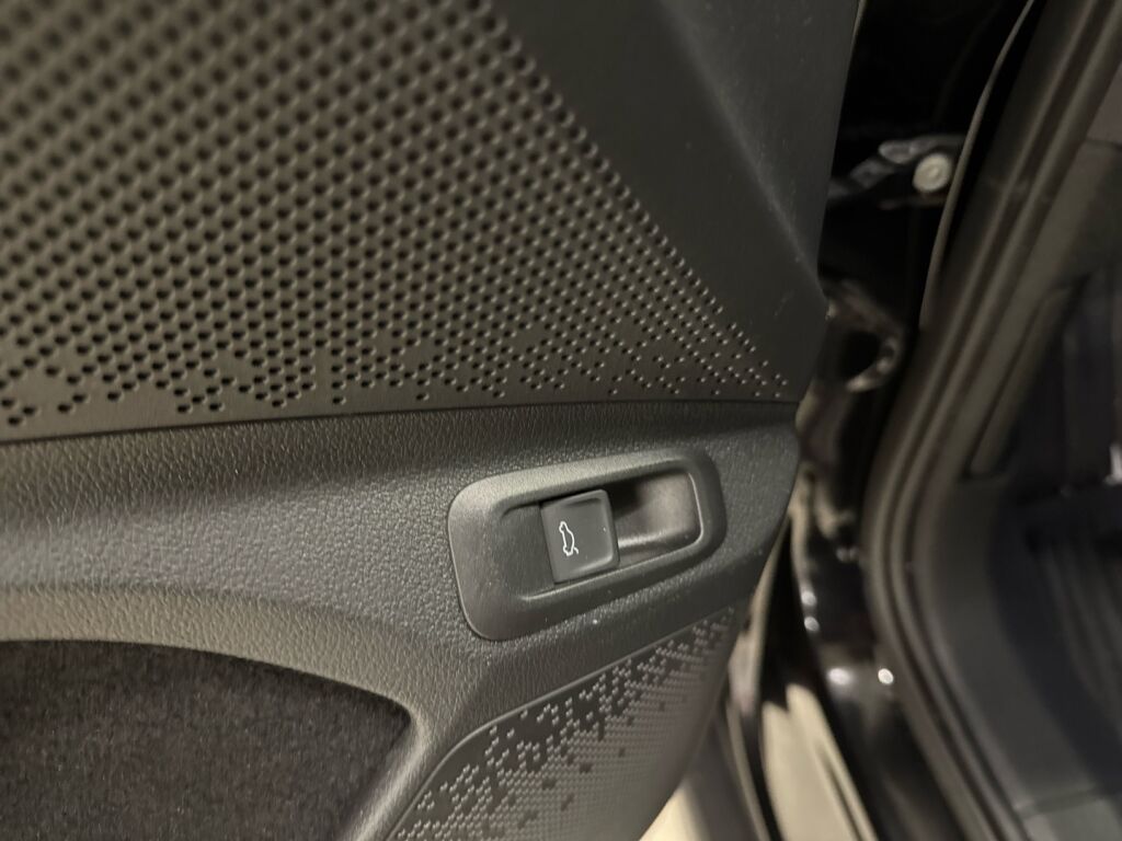 Skoda Enyaq 2023 Musta