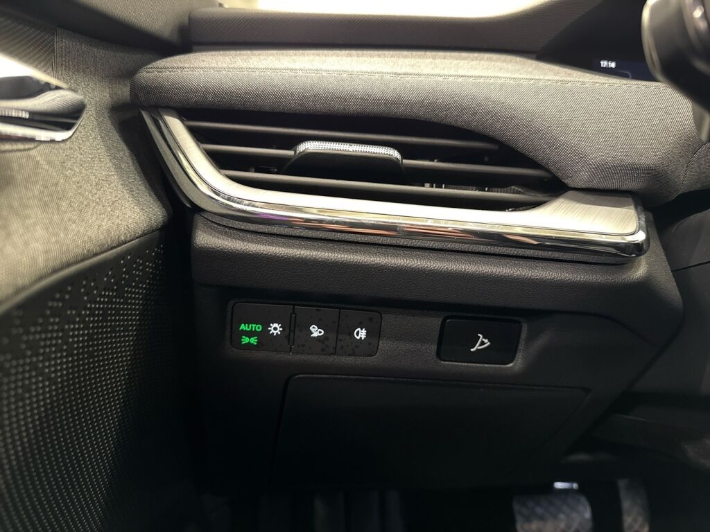 Skoda Enyaq 2023 Musta