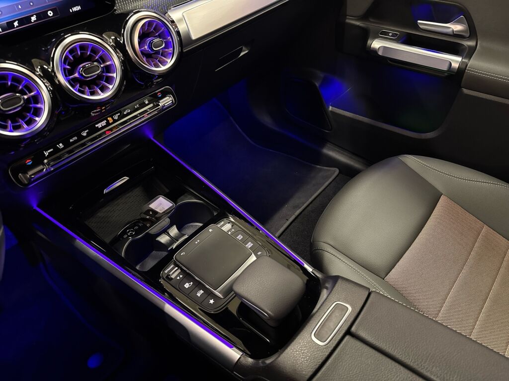 Mercedes-Benz EQB 2023 met.sininen