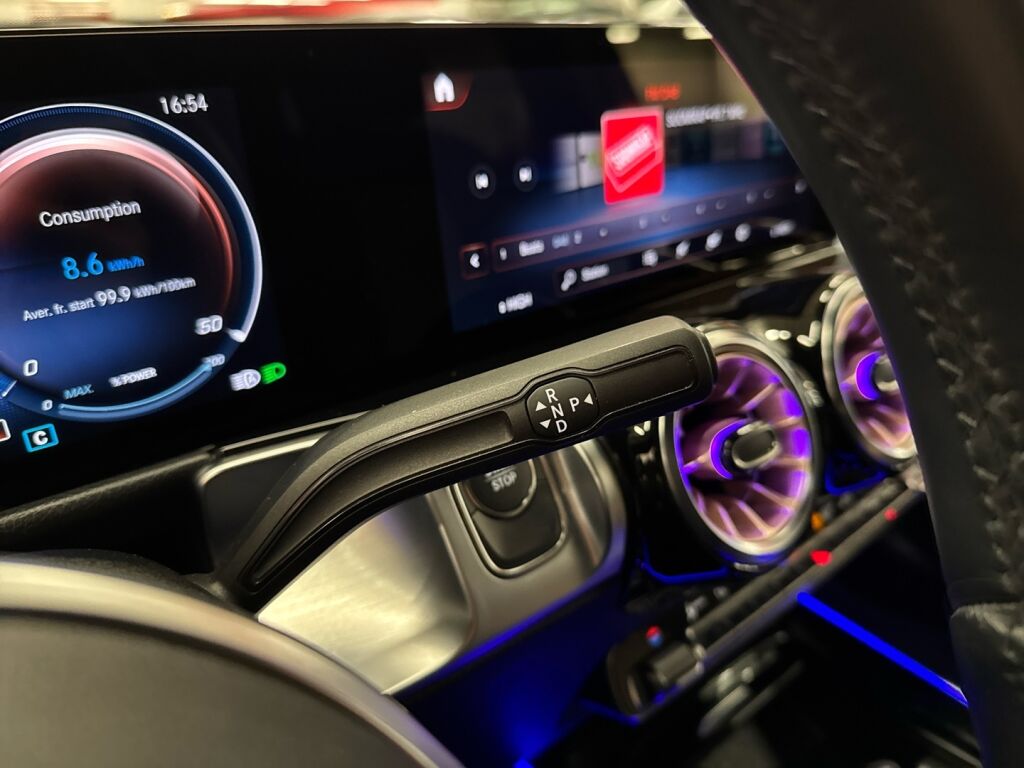 Mercedes-Benz EQB 2023 met.sininen