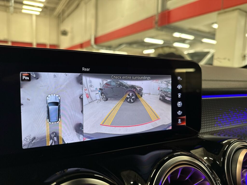 Mercedes-Benz EQB 2023 met.sininen