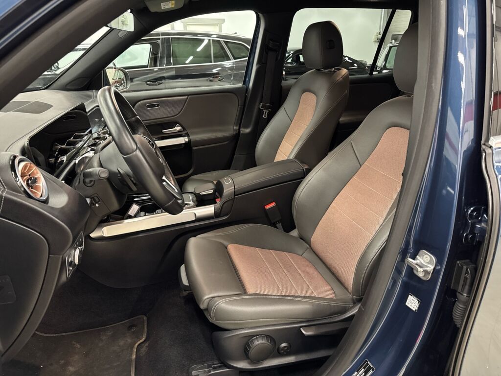 Mercedes-Benz EQB 2023 met.sininen