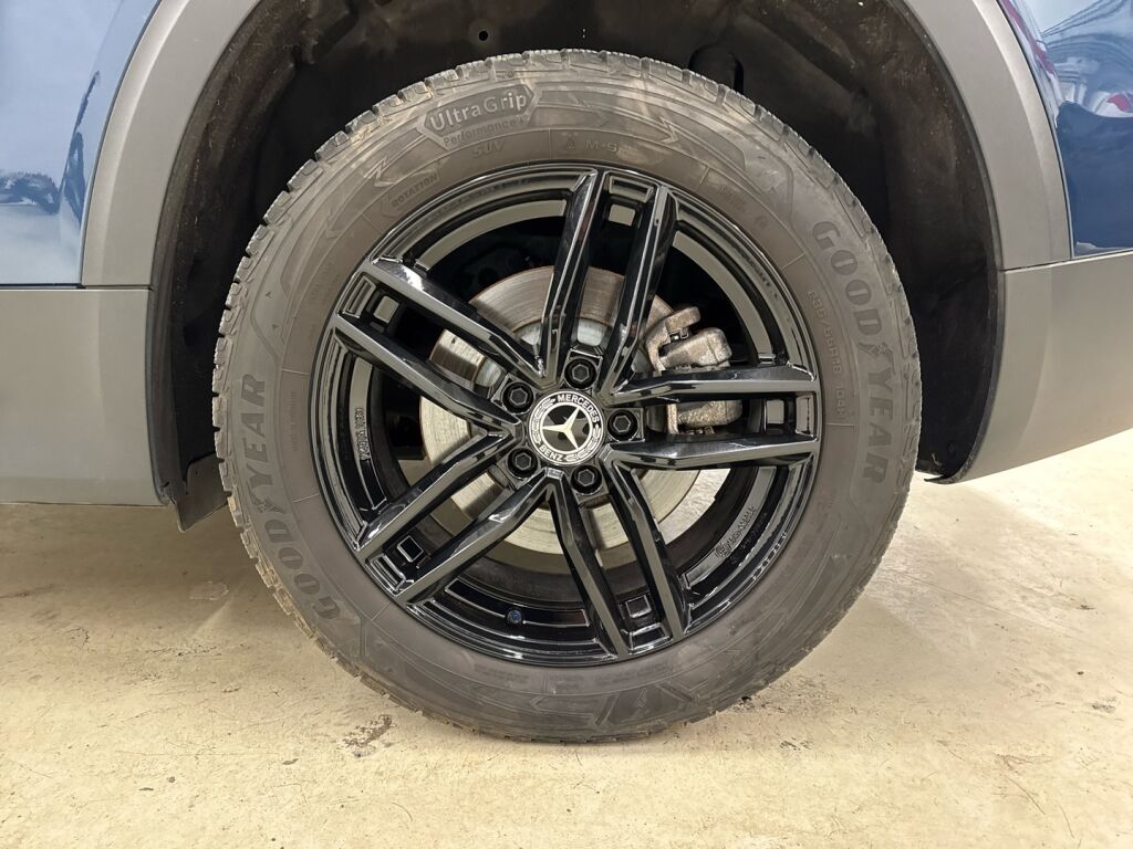 Mercedes-Benz EQB 2023 met.sininen