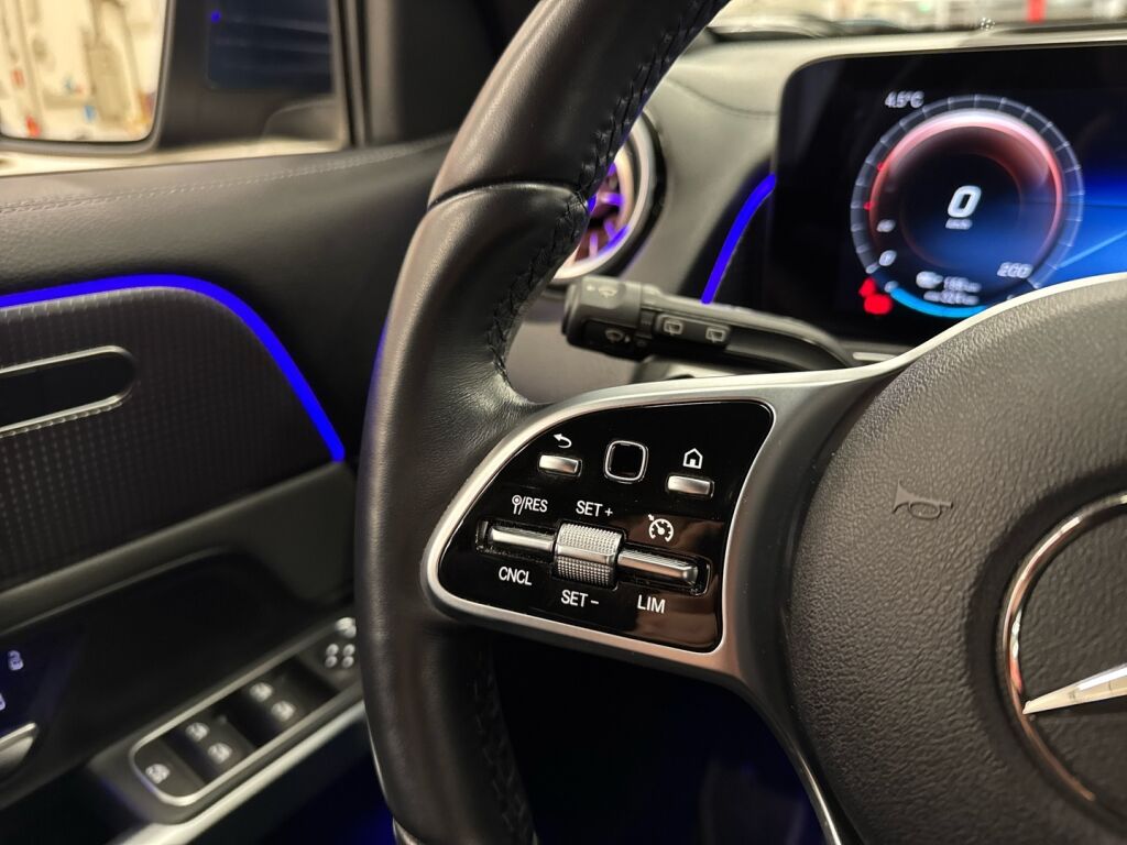 Mercedes-Benz EQB 2023 met.sininen