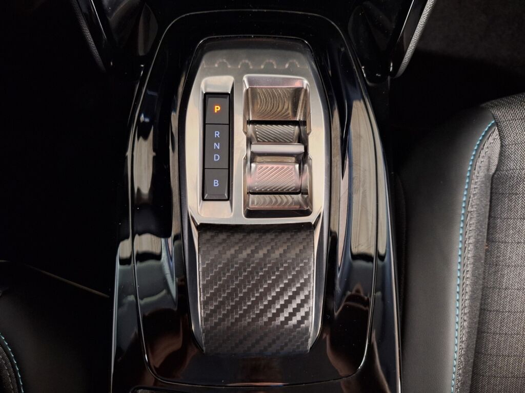 Peugeot e-208 2022 Keltainen