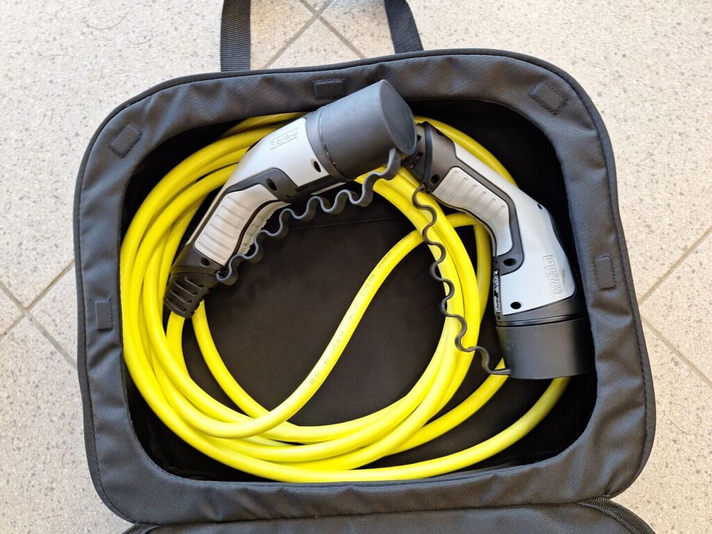 Peugeot e-208 2022 Keltainen