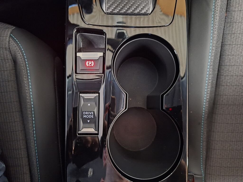 Peugeot e-208 2022 Keltainen