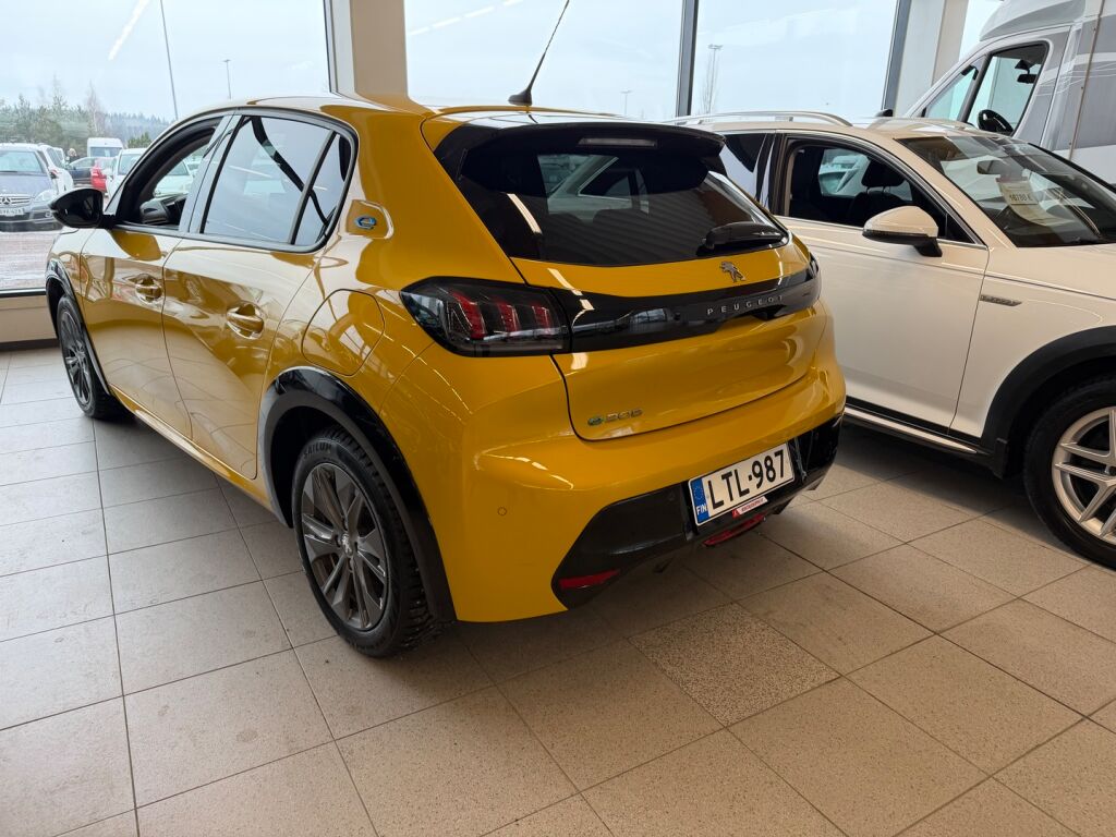 Peugeot e-208 2022 Keltainen