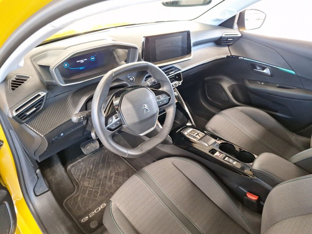 Peugeot e-208 2022 Keltainen