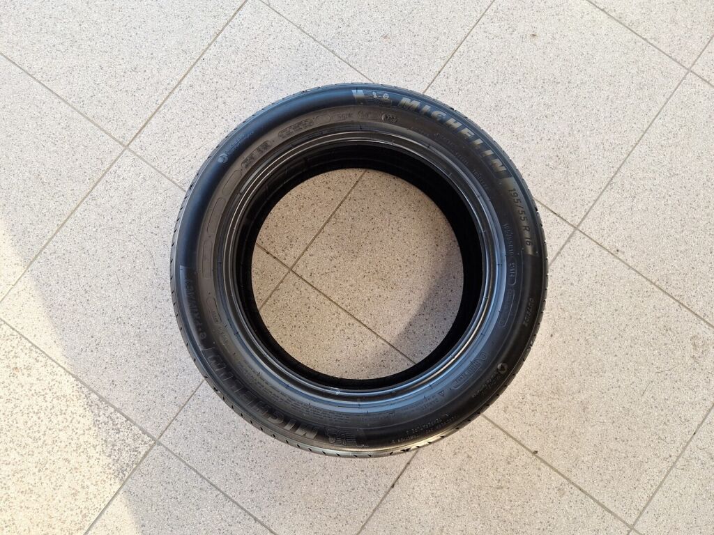 Peugeot e-208 2022 Keltainen