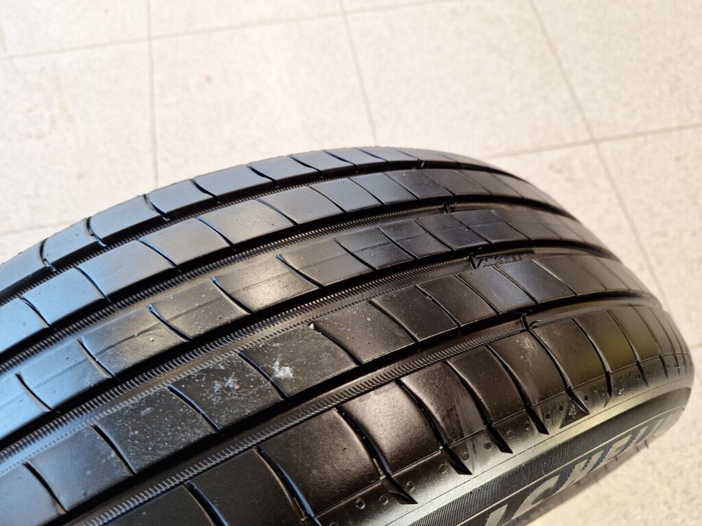 Peugeot e-208 2022 Keltainen