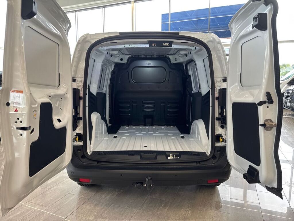 Ford Transit Courier 2026 Frozen White