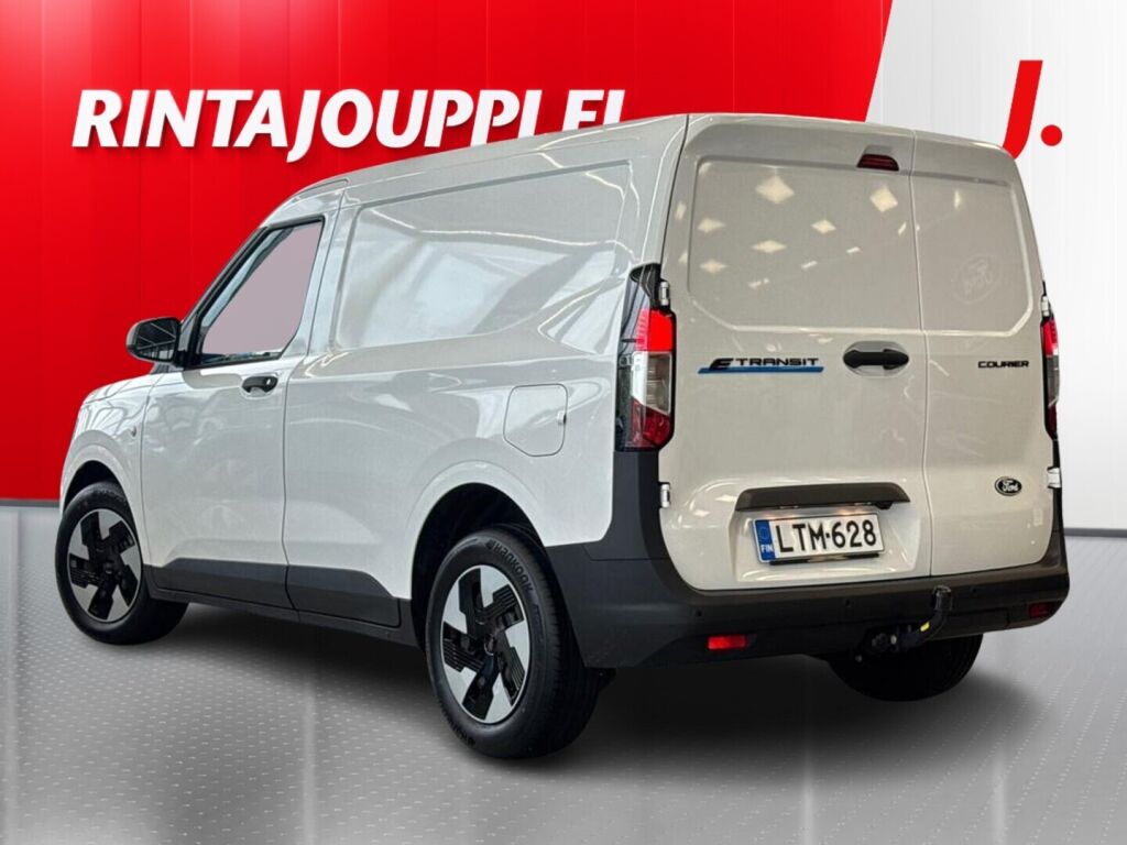 Ford Transit Courier 2026 Frozen White