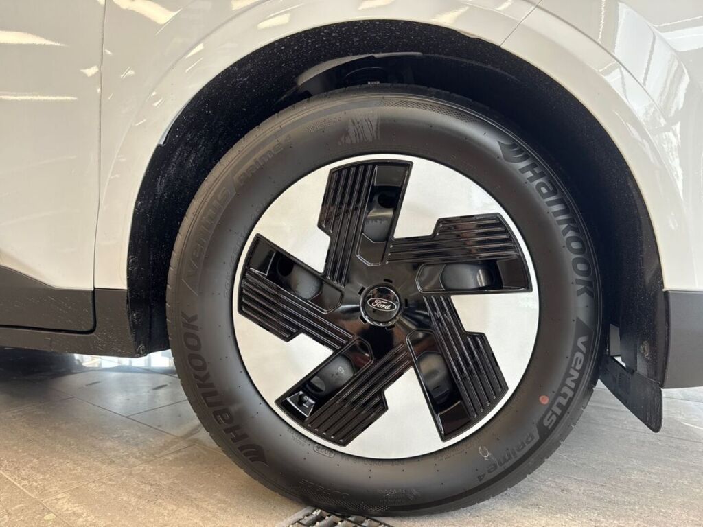 Ford Transit Courier 2026 Frozen White