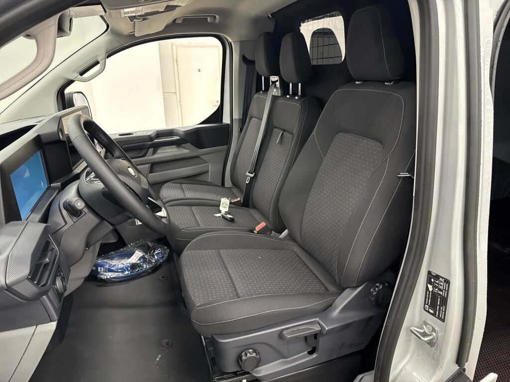 Ford Transit Custom 2026 Harmaa