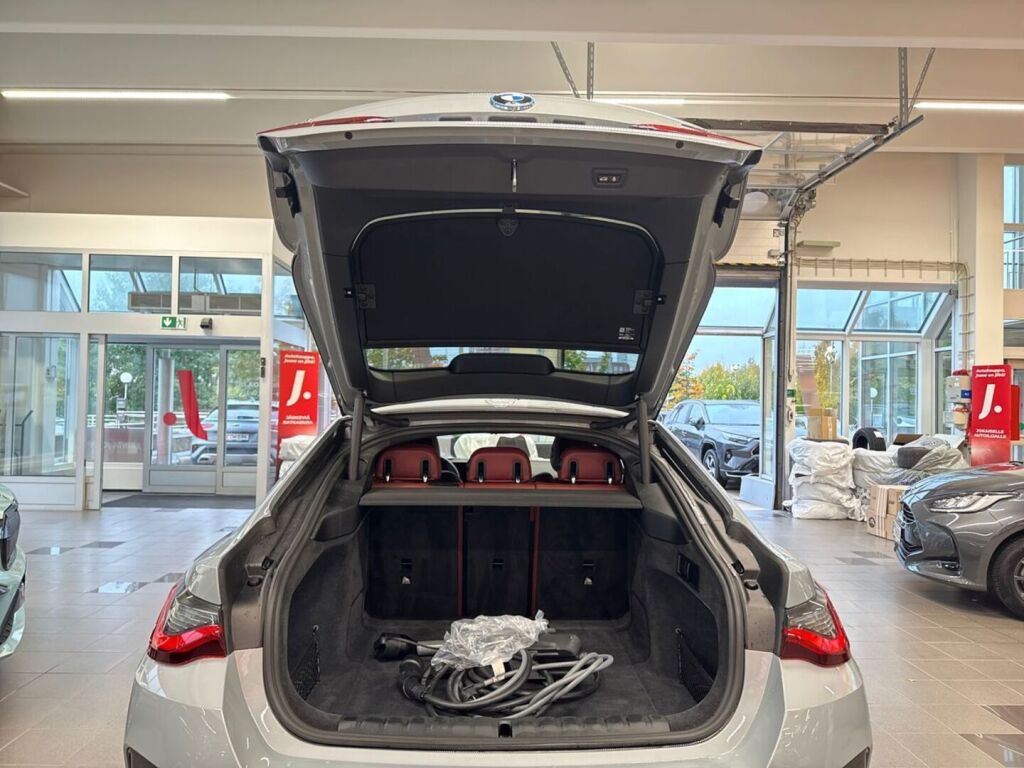 BMW i4 2022 Valkoinen