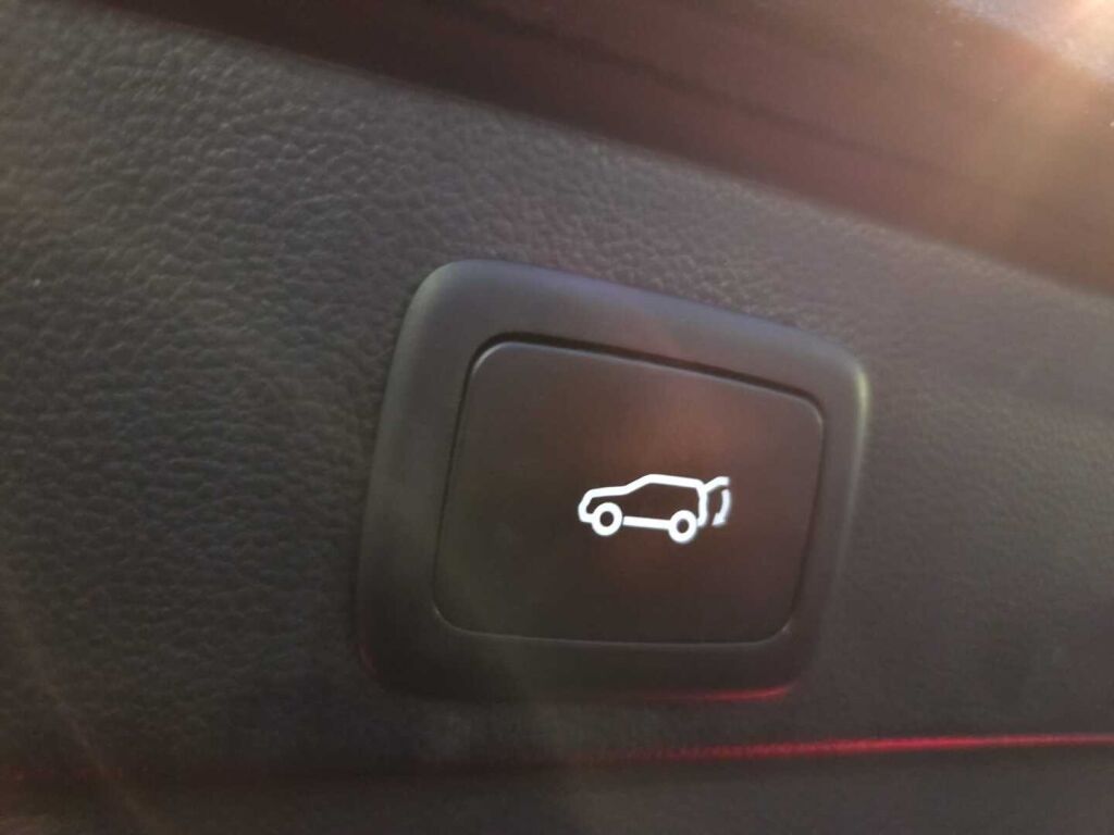 Mg Marvel R 2022 Musta