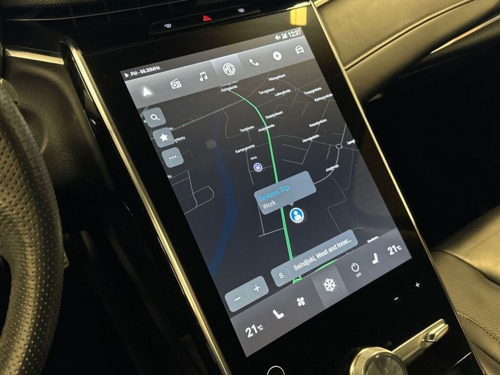 Mg Marvel R 2022 Musta