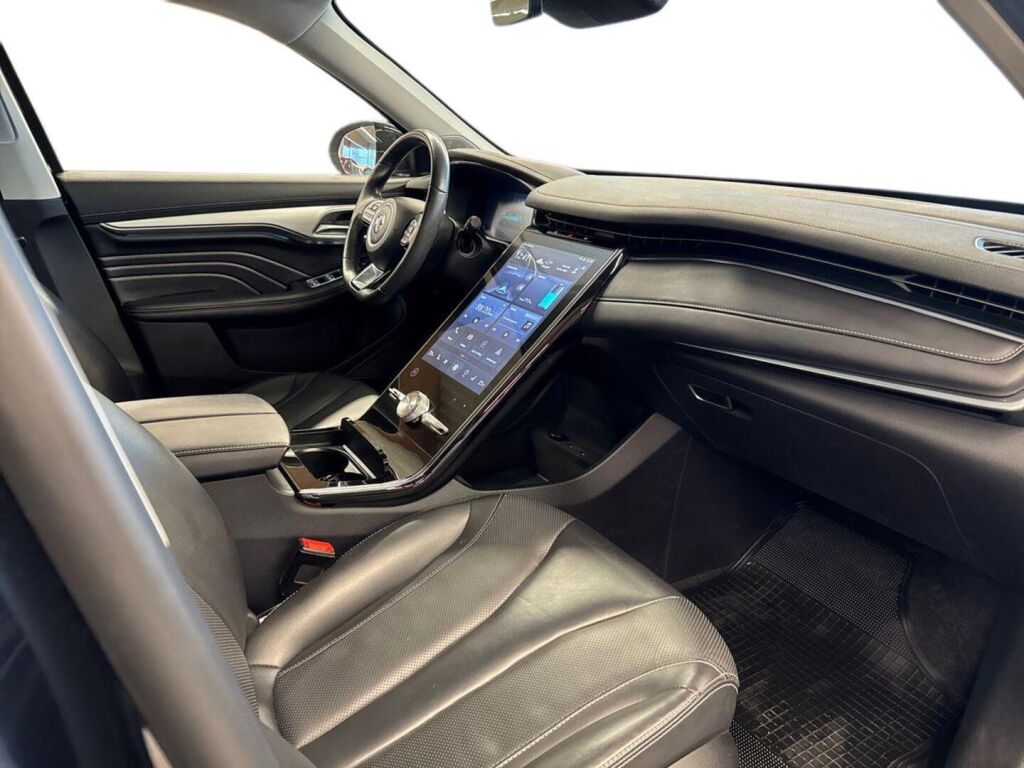 Mg Marvel R 2022 Musta