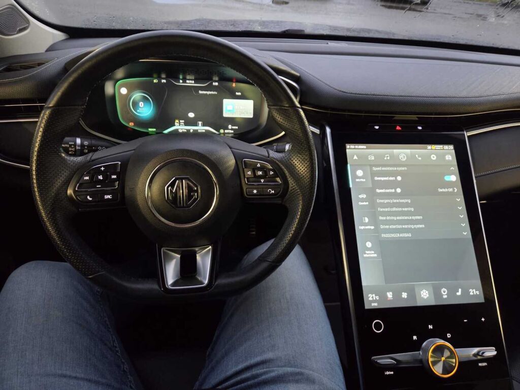 Mg Marvel R 2022 Musta