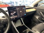 Tesla Model 3 2019 Harmaa