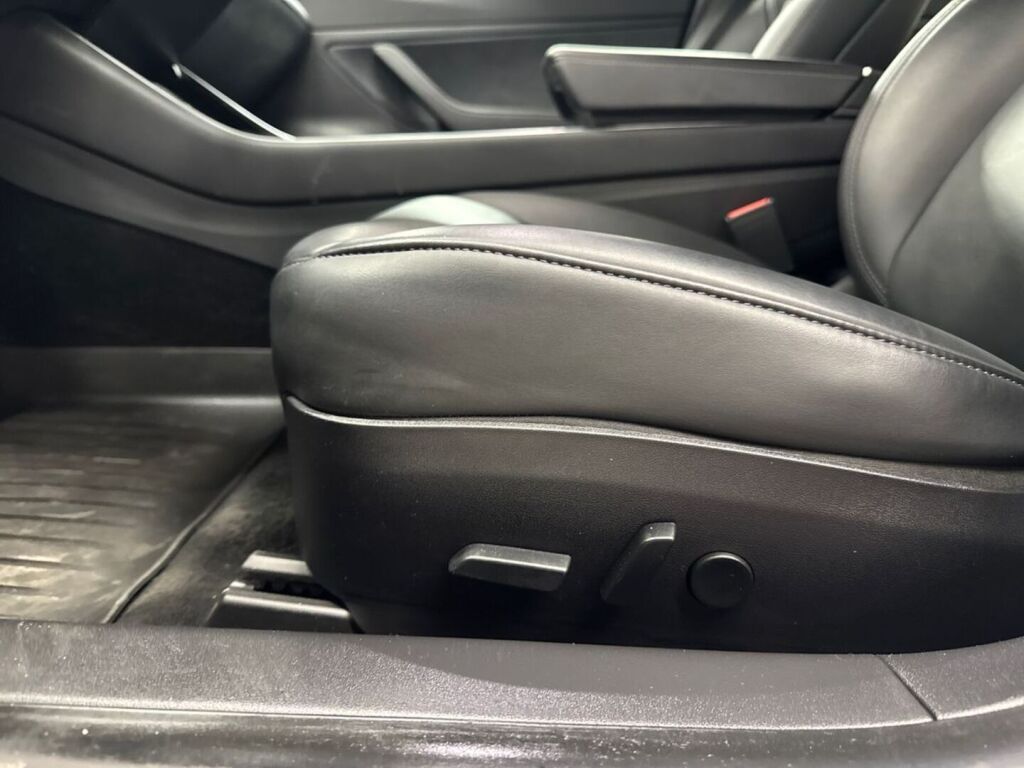 Tesla Model 3 2019 Harmaa