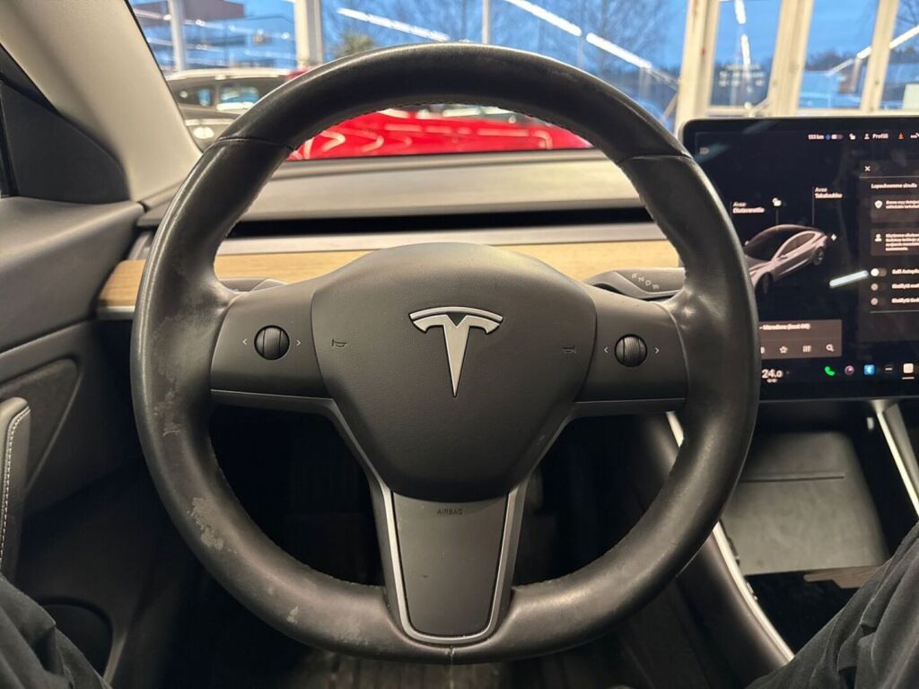 Tesla Model 3 2019 Harmaa