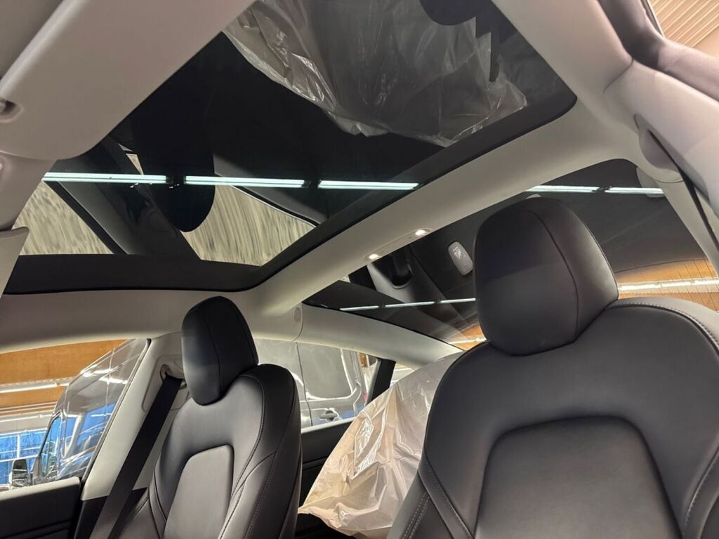 Tesla Model 3 2019 Harmaa