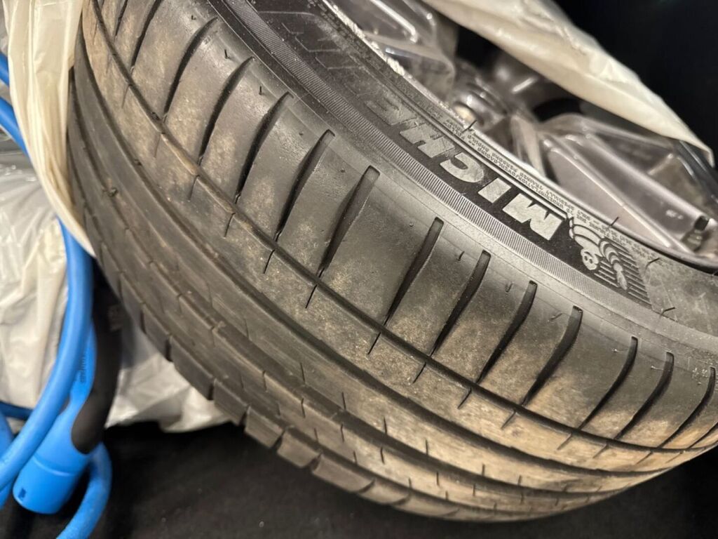 Tesla Model 3 2019 Harmaa