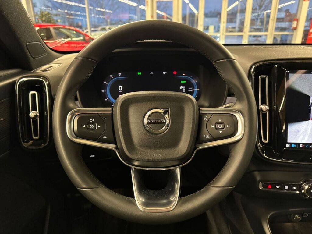 Volvo XC40 2023 Sininen