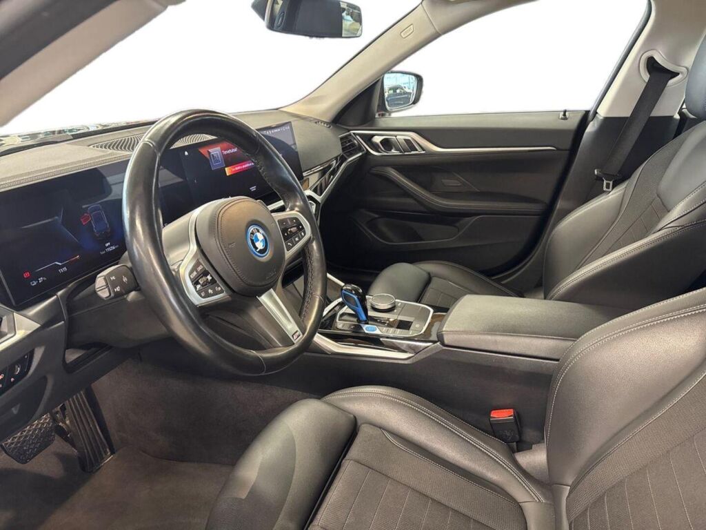 BMW i4 2022 Musta