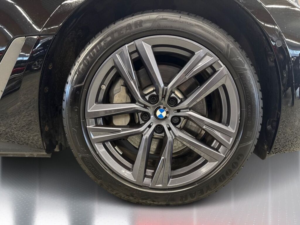 BMW i4 2022 Musta