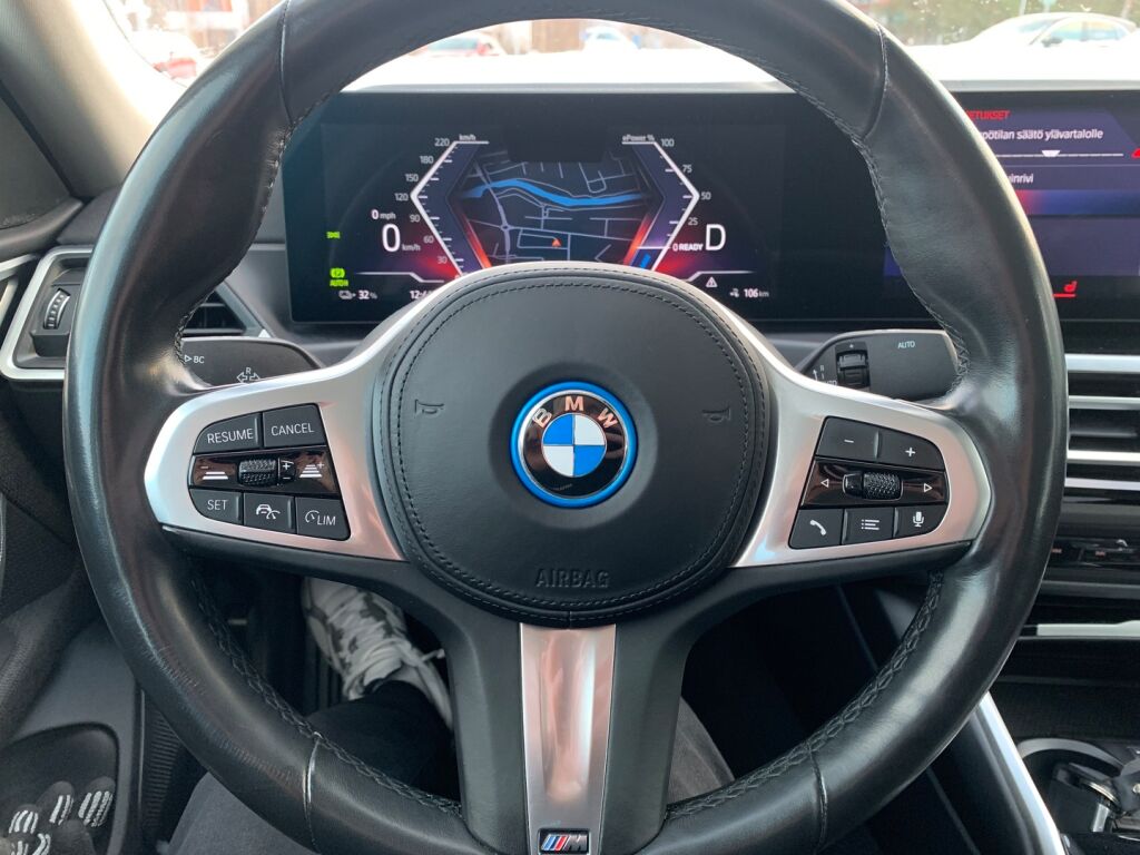 BMW i4 2022 Musta
