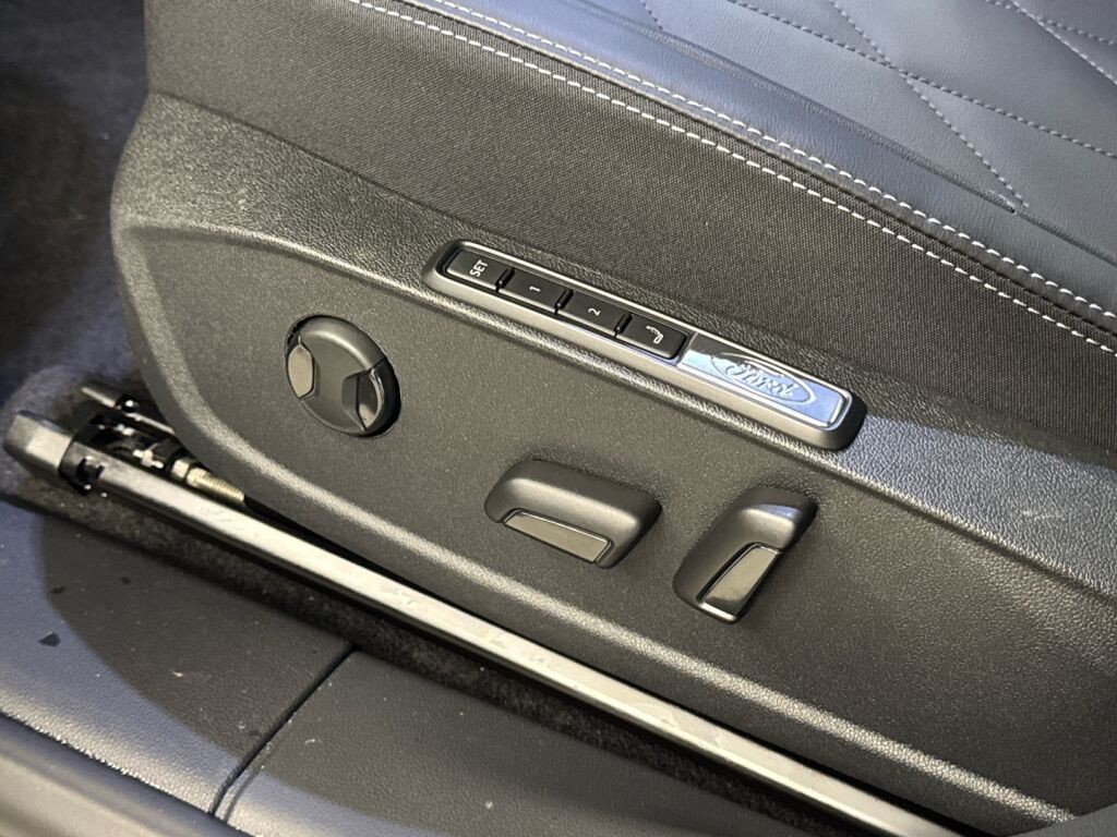 Ford Explorer 2026 Lucid Red