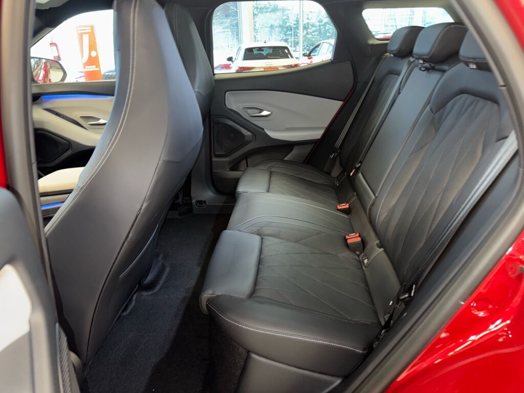 Ford Explorer 2026 Lucid Red