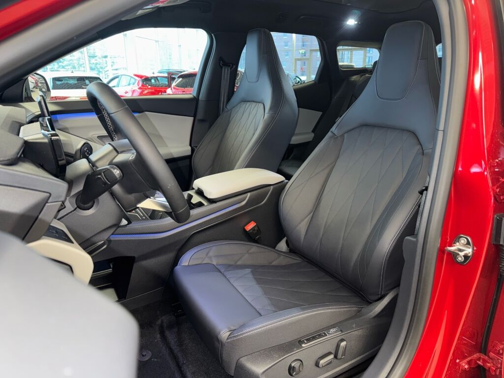 Ford Explorer 2026 Lucid Red