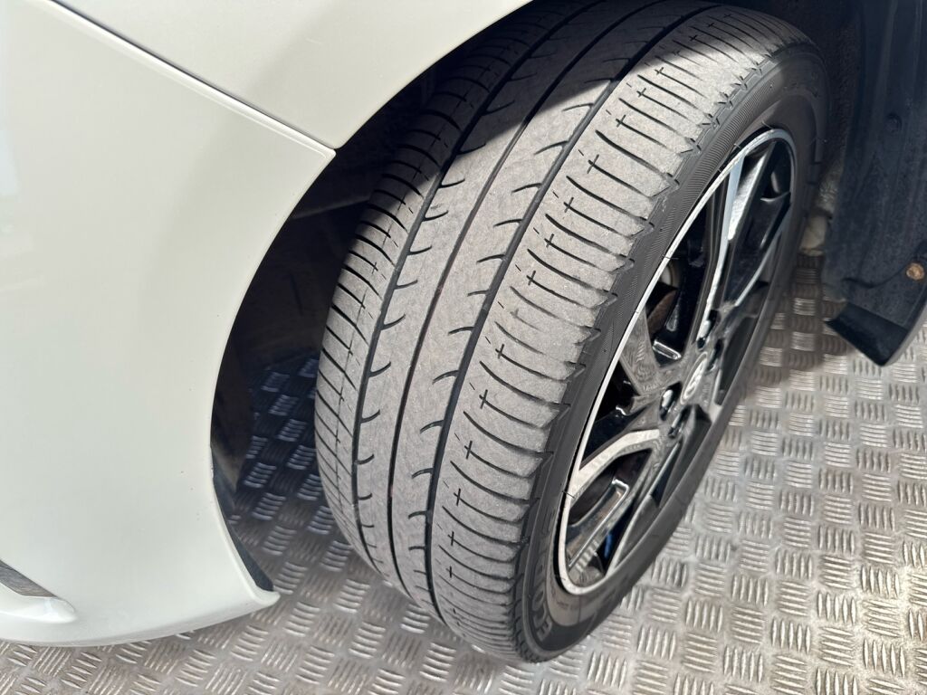 Toyota Yaris 2018 Valkoinen