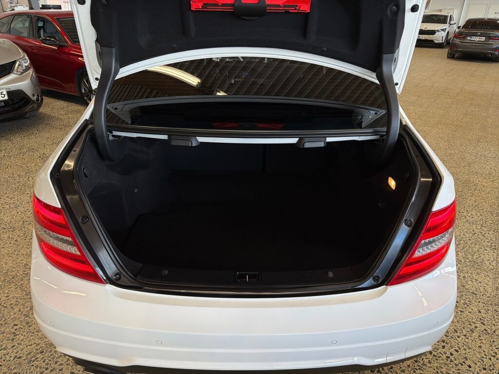 Mercedes-Benz C 2014 Valkoinen