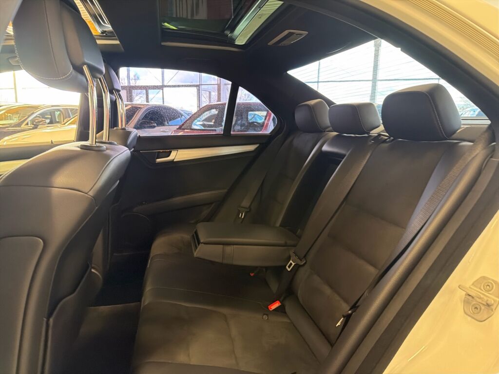 Mercedes-Benz C 2014 Valkoinen