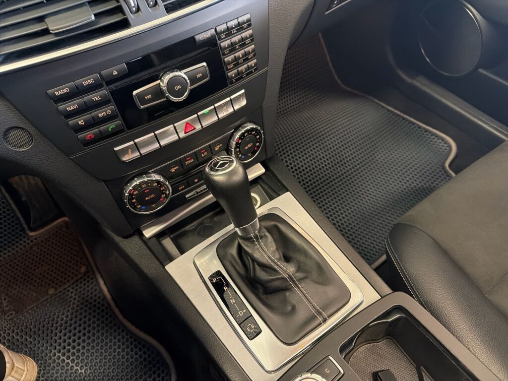 Mercedes-Benz C 2014 Valkoinen