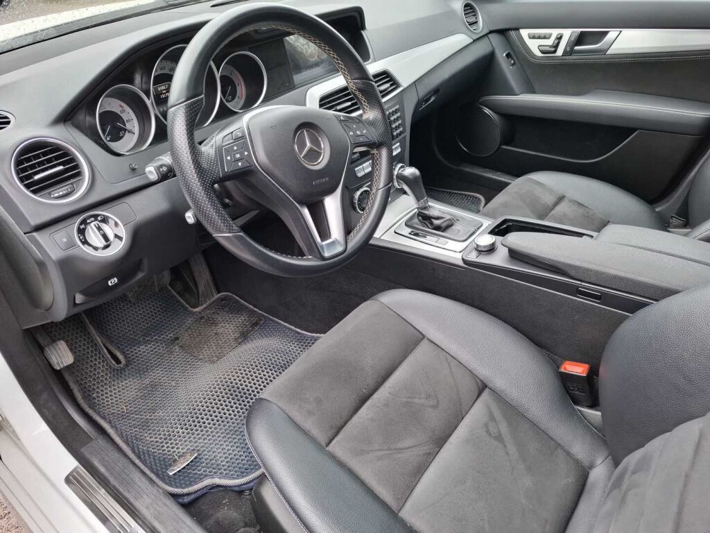 Mercedes-Benz C 2014 Valkoinen