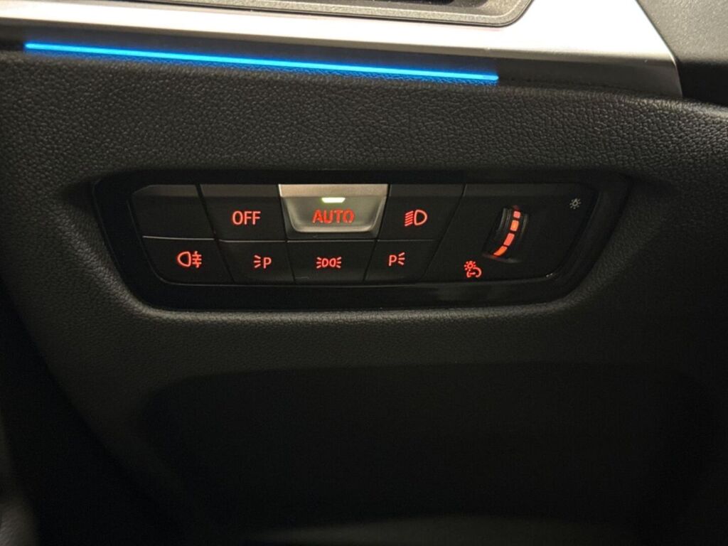 BMW i4 2022 Musta
