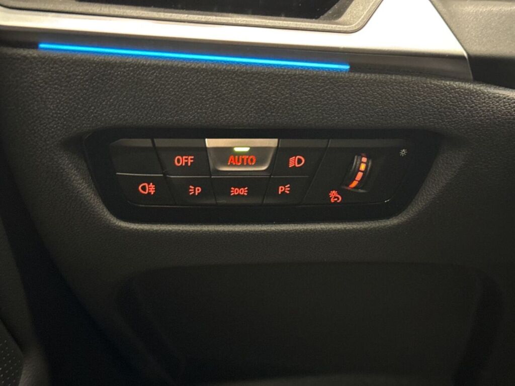 BMW i4 2022 Musta
