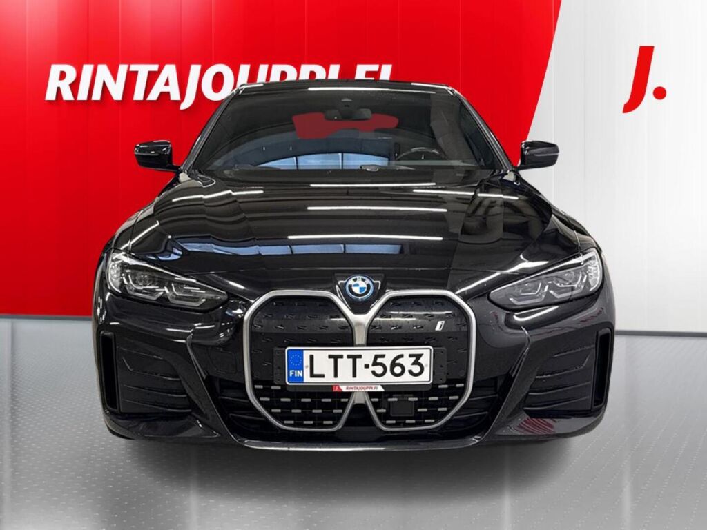 BMW i4 2022 Musta
